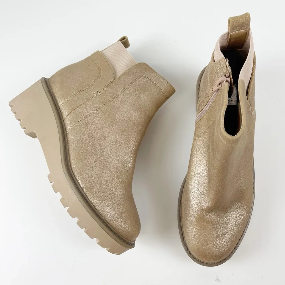 NEW DV Dolce Vita Fury Lug Booties Boots Size 5 Gold Side Zip